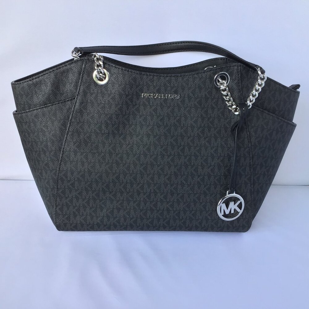 Jet Set Large Signature Logo Shoulder Bag large